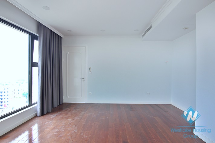 A magnificent 4 bedroom apartment for rent in De L’Roi Soleil